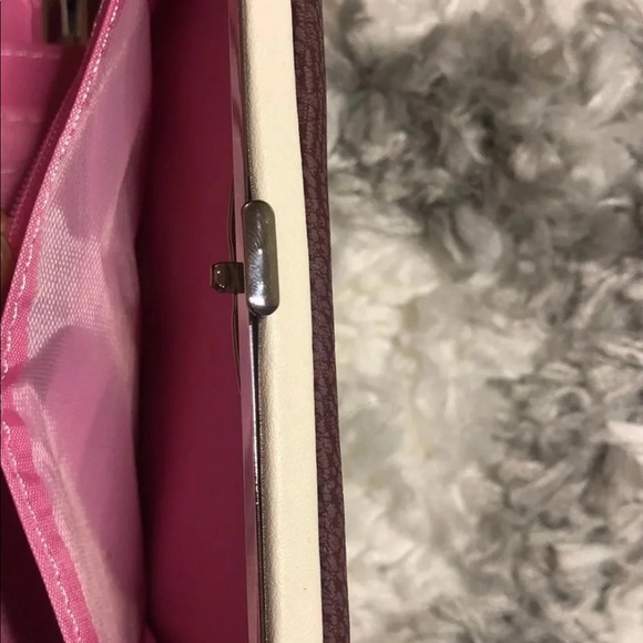 Fashion wallet with coin purse - Picture 7 of 11